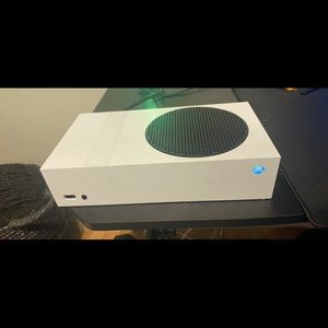 Xbox series s 2 mics  two Xbox controllers. 24 inch MSI monitor or best offer